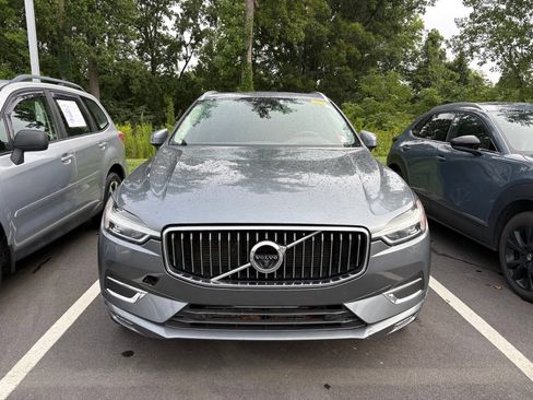 Used 2018 Volvo XC60 T6 Inscription w/ Luxury Seat Package AWD/4WD image 2