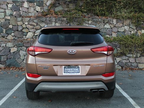 Used 2017 Hyundai Tucson Sport image 8