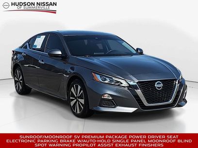 Used 2022 Nissan Altima 2.5 SV w/ SV Premium Package