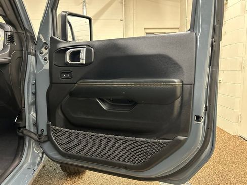 Used 2025 Jeep Wrangler Unlimited Sahara w/ Safety Group AWD/4WD image 16