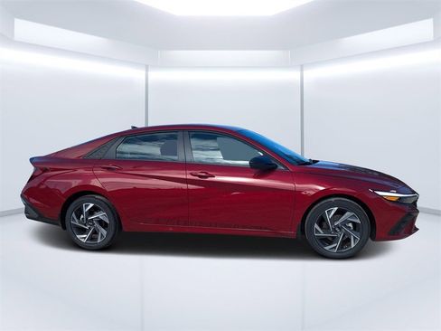New 2025 Hyundai Elantra Sport FWD image 2