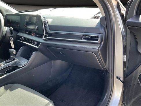 Used 2024 Kia Sportage LX image 15