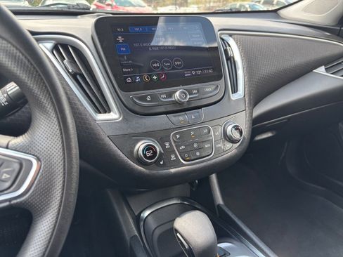 Used 2024 Chevrolet Malibu LT image 17