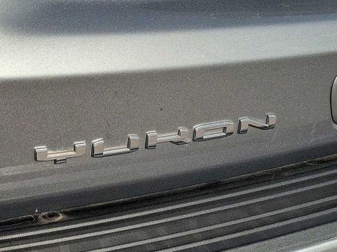 Used 2023 GMC Yukon XL Denali Ultimate AWD/4WD image 11