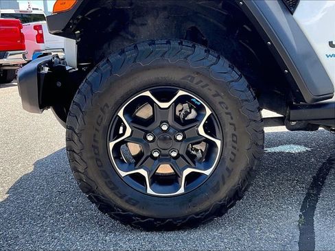 Used 2023 Jeep Wrangler Unlimited Rubicon 4xe w/ Cold Weather Group AWD/4WD image 7