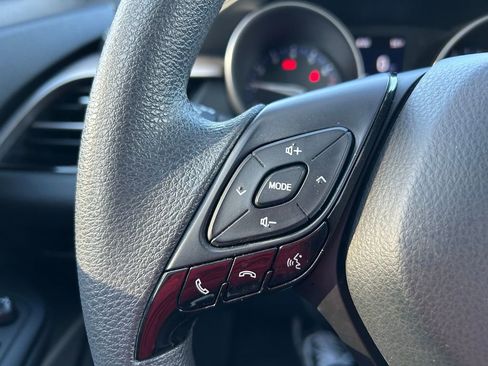 Certified 2021 Toyota C-HR LE image 18