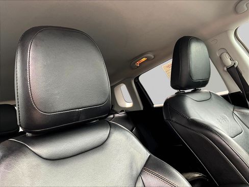 Used 2019 Jeep Compass Limited AWD/4WD image 27