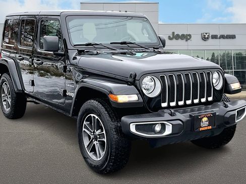 Used 2023 Jeep Wrangler Sahara w/ Cold Weather Group image 22