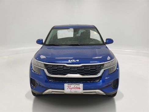 Certified 2022 Kia Seltos LX image 2