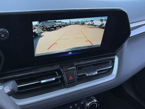 Used 2025 Chevrolet TrailBlazer LT AWD/4WD image 21