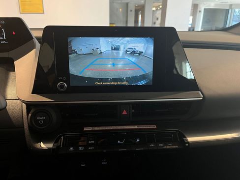 Used 2025 Toyota Prius LE image 17