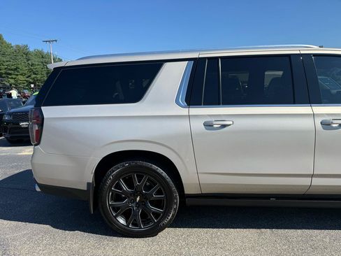 Used 2021 Chevrolet Suburban High Country AWD/4WD image 13