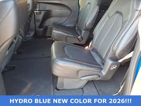 New 2026 Chrysler Pacifica Select w/ S Appearance Package image 13