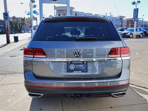Certified 2022 Volkswagen Atlas SE image 4