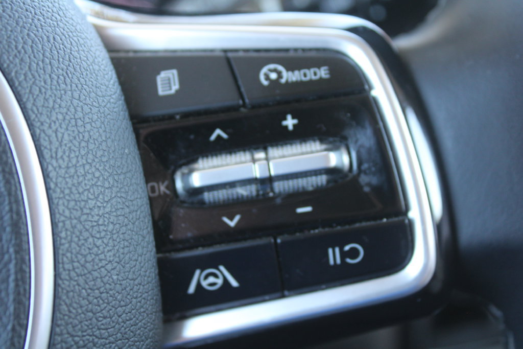 Certified 2023 Kia Sorento S w/ Panoramic Sunroof Package FWD image 30