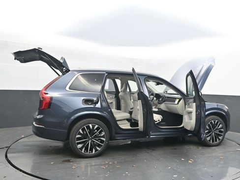 New 2026 Volvo XC90 B6 Ultra image 39