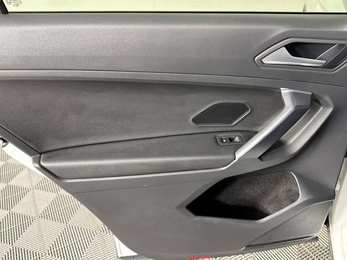 Used 2021 Volkswagen Tiguan SE FWD image 25