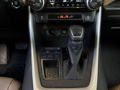 Used 2024 Toyota RAV4 XLE Premium FWD image 24