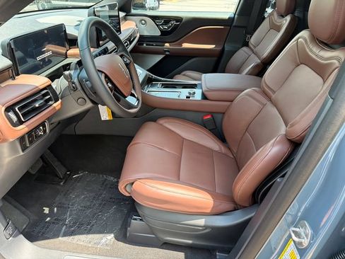 New 2026 Lincoln Aviator Reserve AWD/4WD image 9