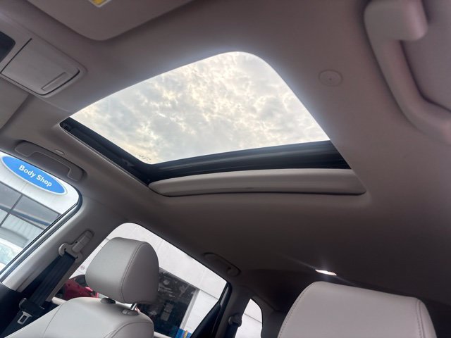 Used 2025 Honda CR-V EX-L image 9