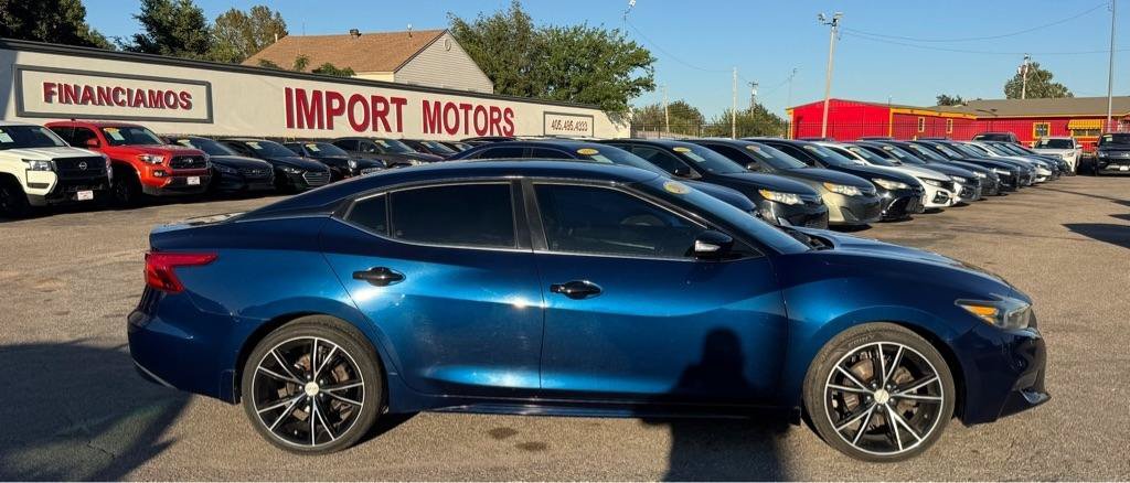 Used 2017 Nissan Maxima 3.5 SV w/ Interior Lighting Package FWD image 8