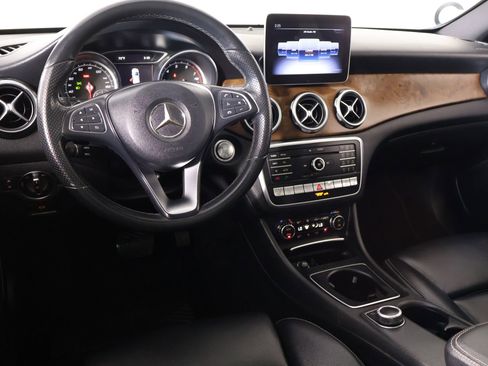Used 2020 Mercedes-Benz GLA 250 4MATIC image 2