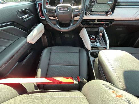 Used 2024 GMC Canyon AT4X image 13