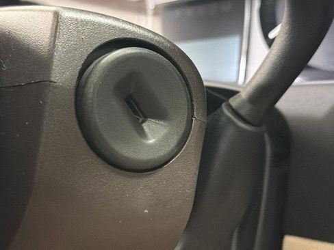 Used 2007 Cadillac Escalade AWD w/ Climate Package image 24