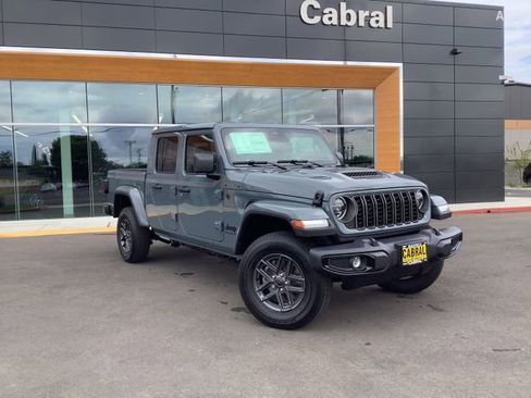 New 2026 Jeep Gladiator Sport AWD/4WD image 2