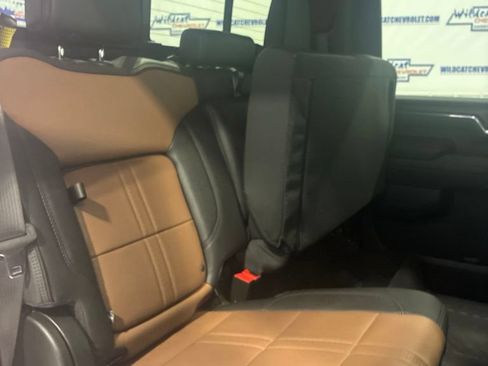 Used 2024 Chevrolet Silverado 2500 High Country w/ High Country Premium Package AWD/4WD image 40