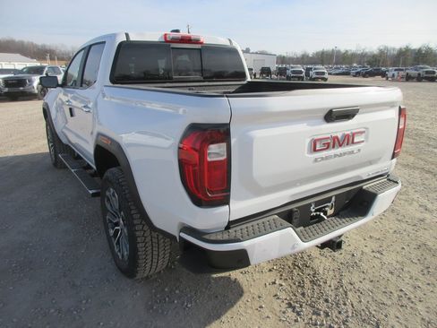 New 2026 GMC Canyon Denali image 8