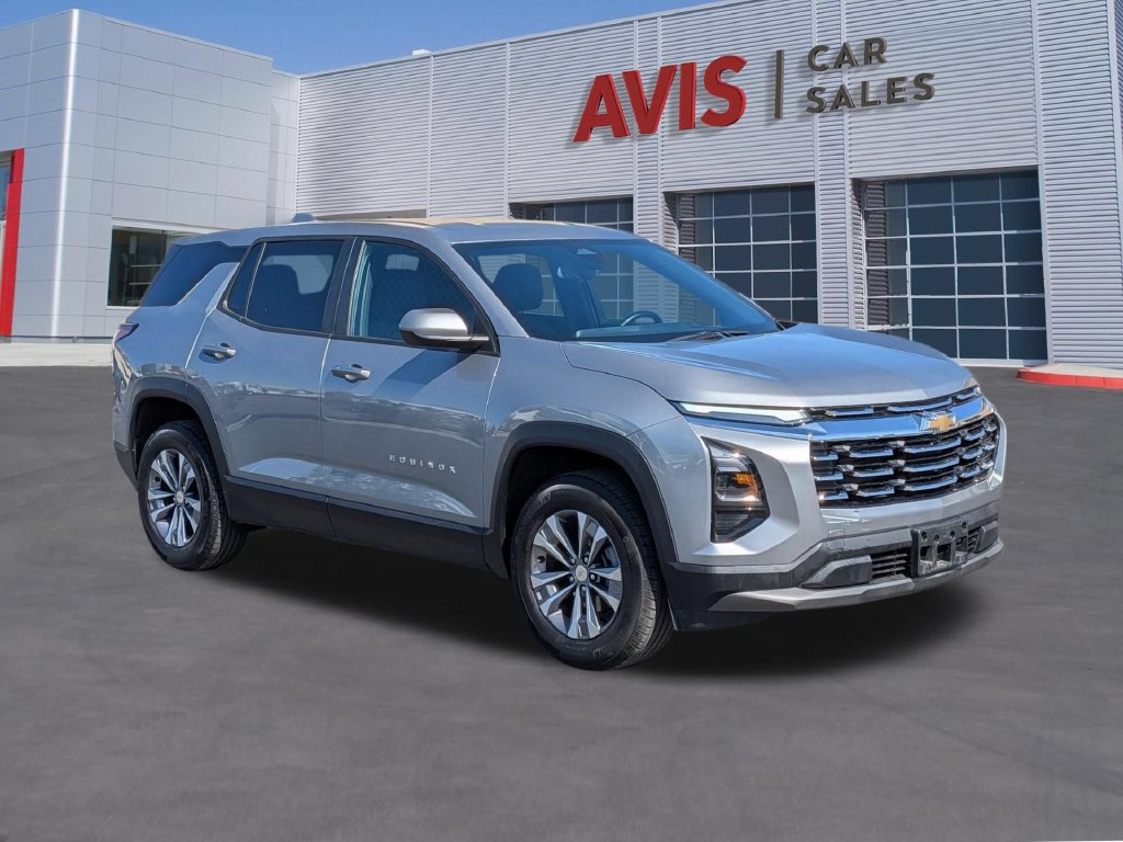 Used 2025 Chevrolet Equinox LT AWD/4WD image 3