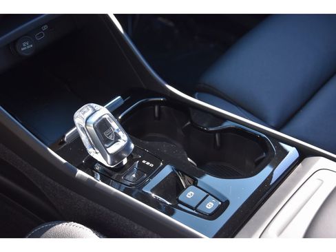 Certified 2025 Volvo XC40 B5 Plus w/ Protection Package Premier image 35