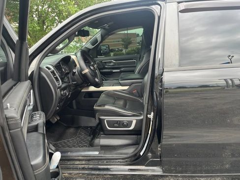Used 2019 RAM 1500 Laramie AWD/4WD image 6