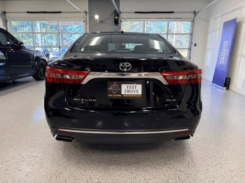 Used 2016 Toyota Avalon XLE Premium image 8
