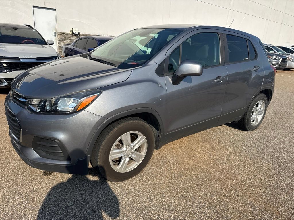 Used 2020 Chevrolet Trax LS w/ Tint and Cruise Package FWD image 1