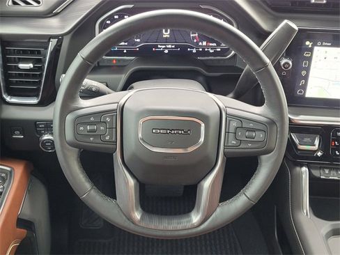 Used 2024 GMC Sierra 2500 Denali Ultimate image 9