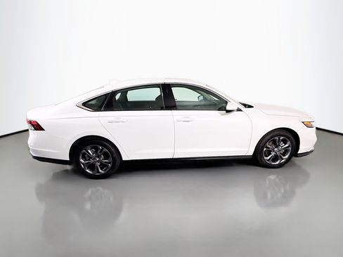 Used 2023 Honda Accord EX image 11