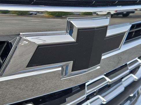 Used 2022 Chevrolet Silverado 1500 LTZ image 6