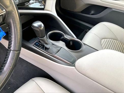 Used 2021 Toyota Camry SE image 20