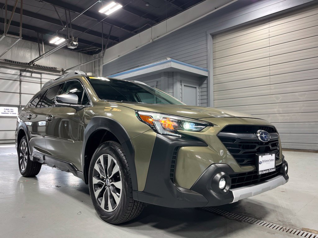 Certified 2025 Subaru Outback Touring AWD/4WD image 6