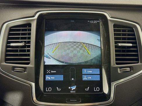 Used 2021 Volvo XC90 T6 Momentum image 14