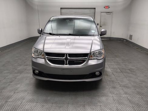 Used 2020 Dodge Grand Caravan SE FWD image 15
