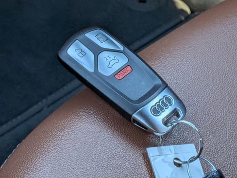 Used 2022 Audi Q5 2.0T Premium w/ Convenience Package image 29