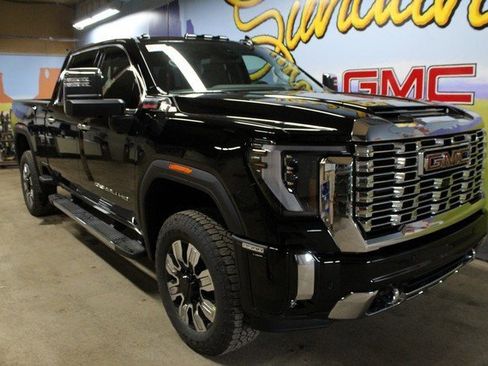 New 2025 GMC Sierra 2500 Denali w/ Max Trailering Package image 3