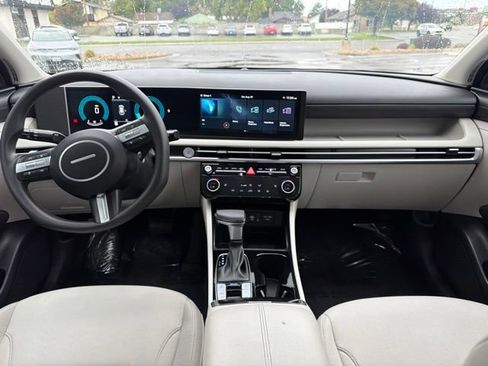 Used 2025 Hyundai Tucson SEL AWD/4WD image 17