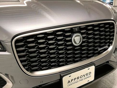 Certified 2025 Jaguar F-PACE R-Dynamic S image 31