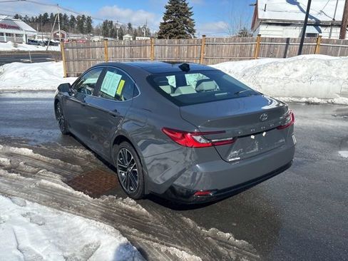 Used 2025 Toyota Camry XLE w/ Premium Plus Package image 6