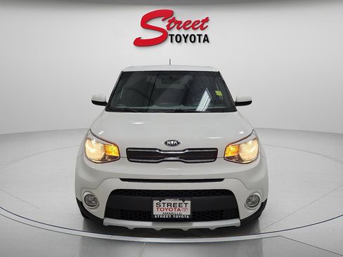 Used 2017 Kia Soul + w/ Audio Package FWD image 6