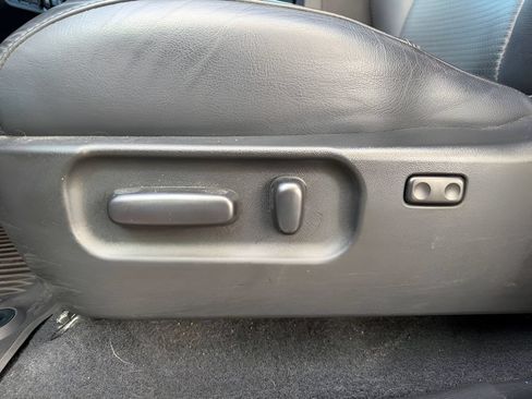 Used 2023 Toyota Tacoma Limited AWD/4WD image 11